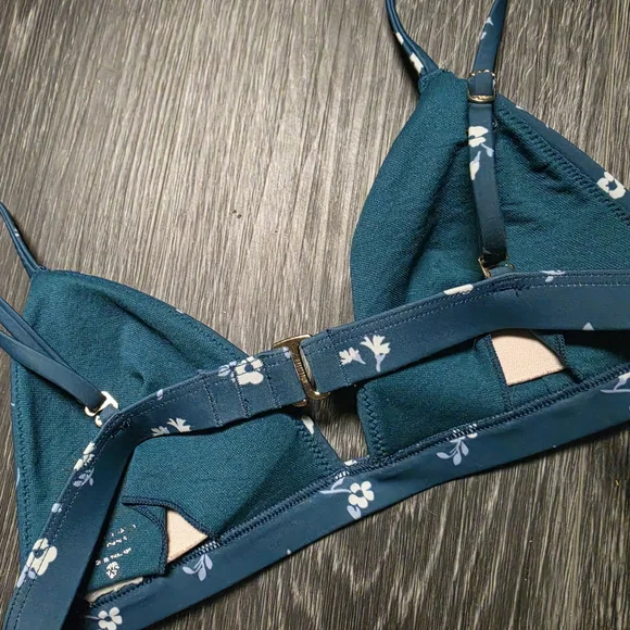 Hollister Teal Floral Triangle Bikini Top - White Flower Print - Picture 2 of 3